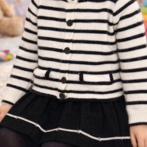 طقم صوف تنورة وبلوزة